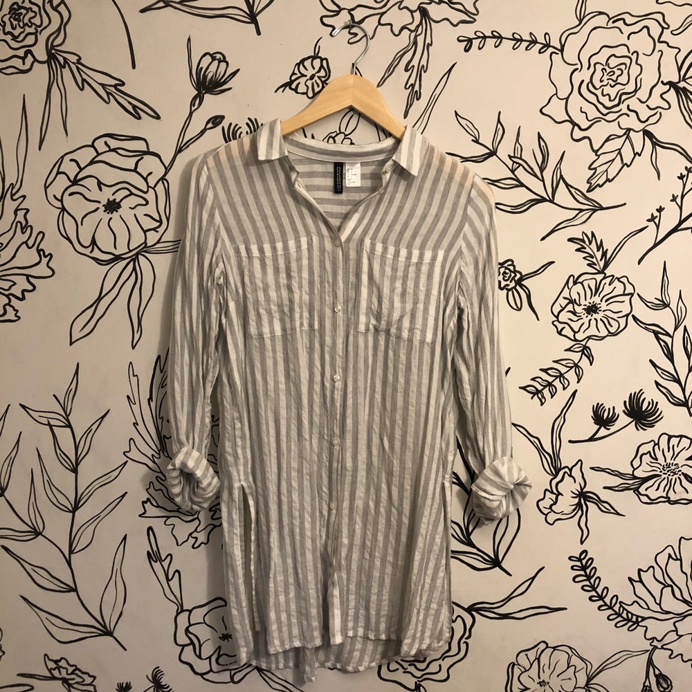 ✨ Gray and White Striped Button Up Tunic